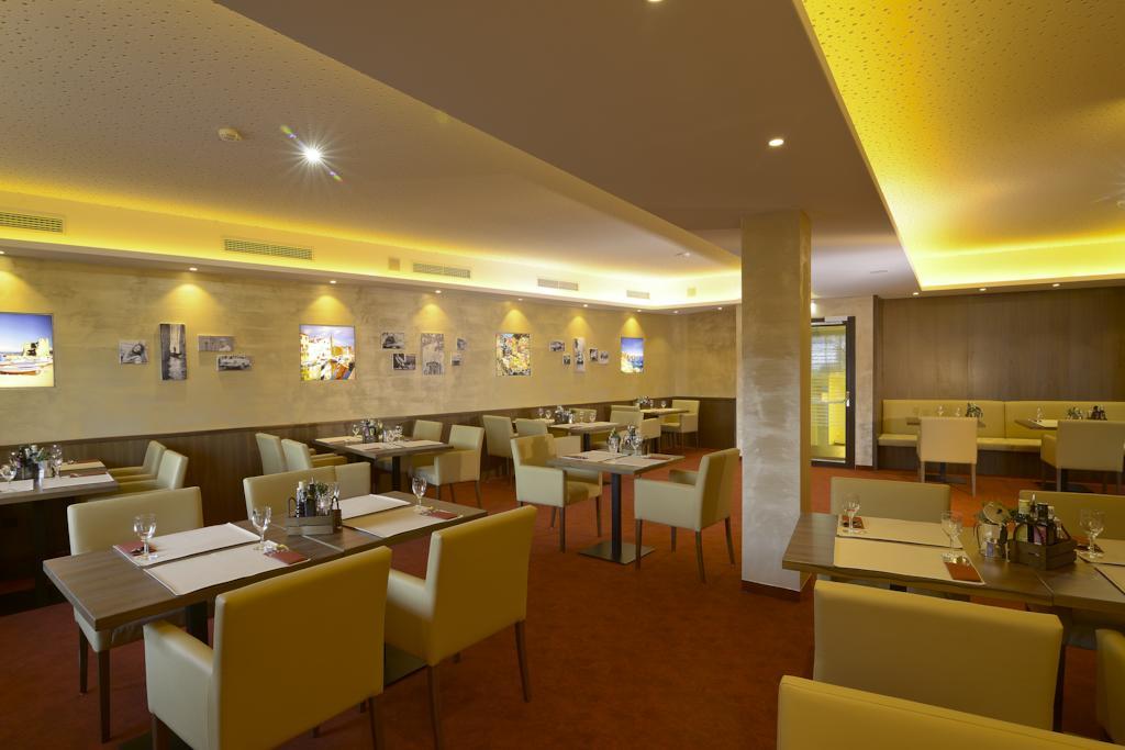 Momentum Hotel Anif Luaran gambar